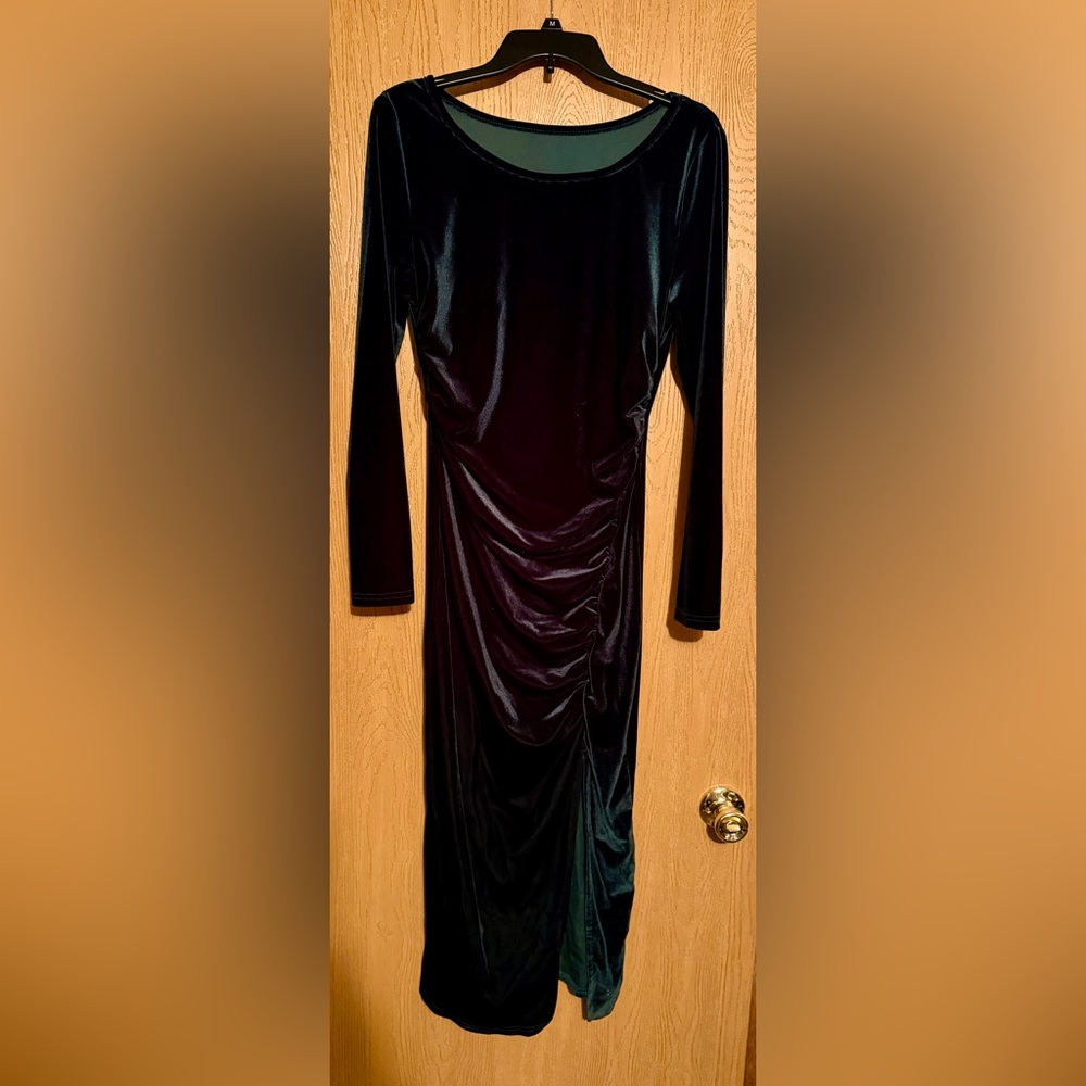SHEIN Darn Green Velvet Long Sleeve Dress
